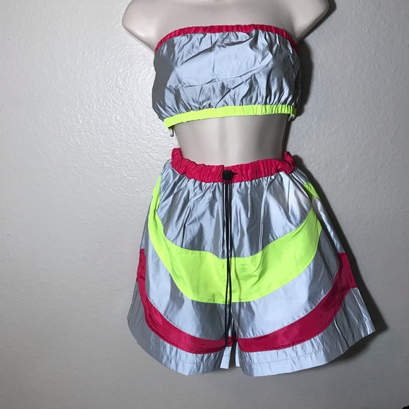 2pc Reflective high waisted short and tube top set - Picture 2 of 3